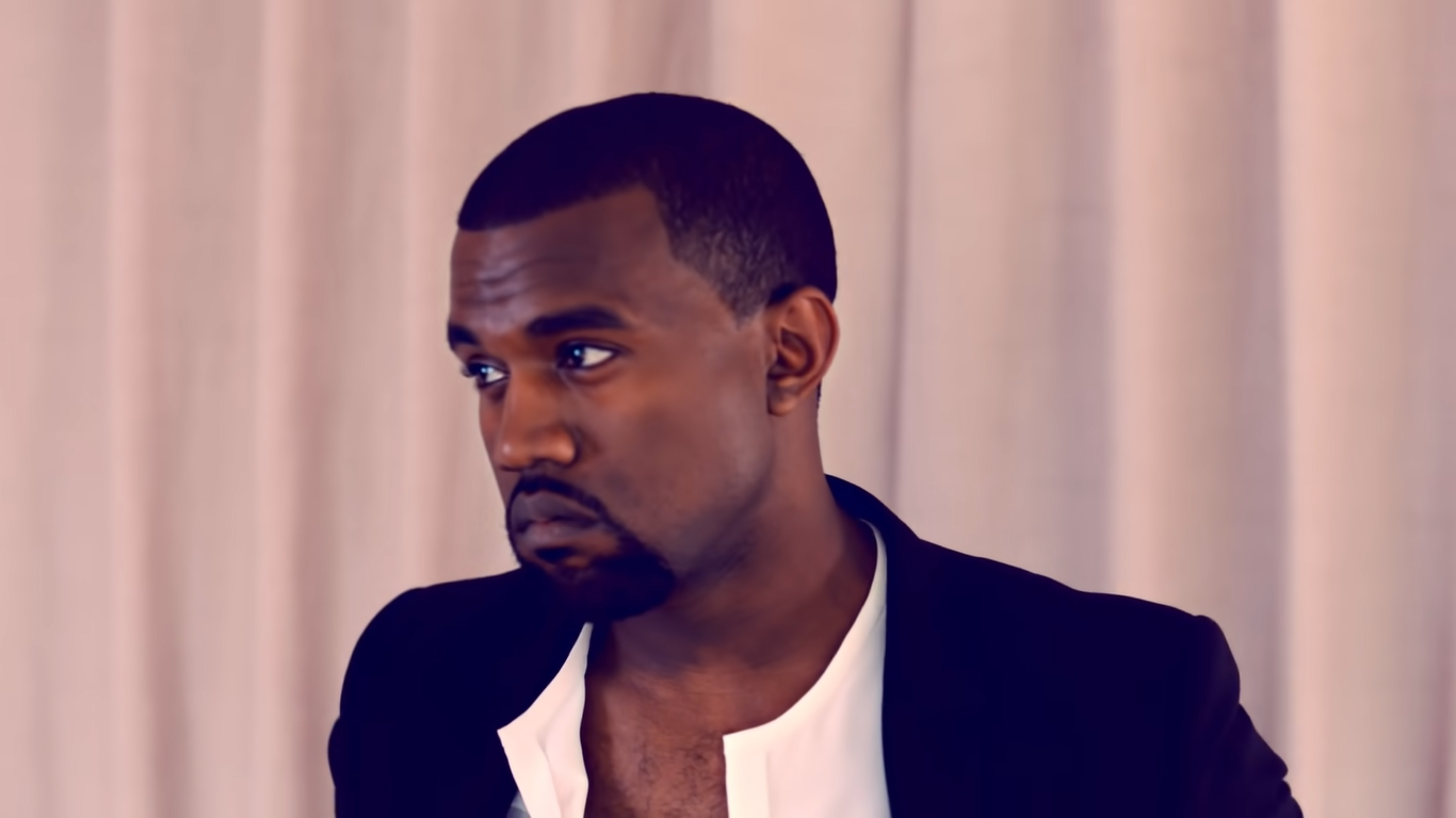 Kanye West sebut label Universal Groups rilis Donda tanpa ijinnya