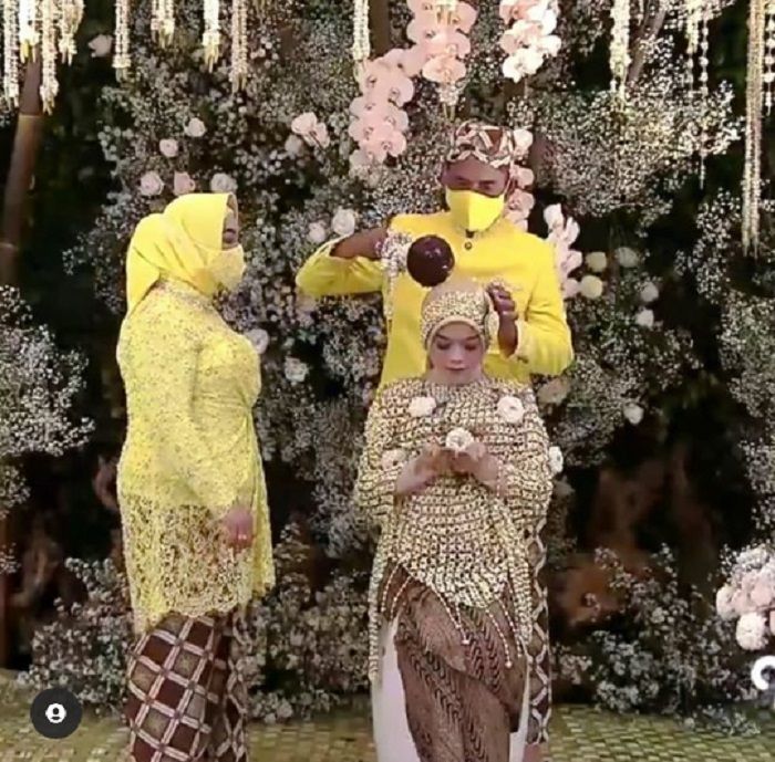 Foto prosesi siraman Lesty Kejora.