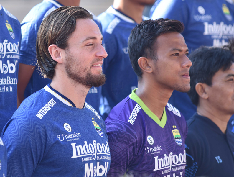 BRI Liga 1: Jersey Baru Persib Diharapkan Mampu Membawa Aura