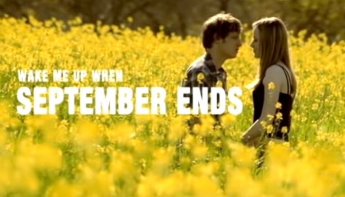 Awal video klip Wake Me Up When September Ends milik Green Day yang menceritakan kisah sedih Billie Joe Armstrong 