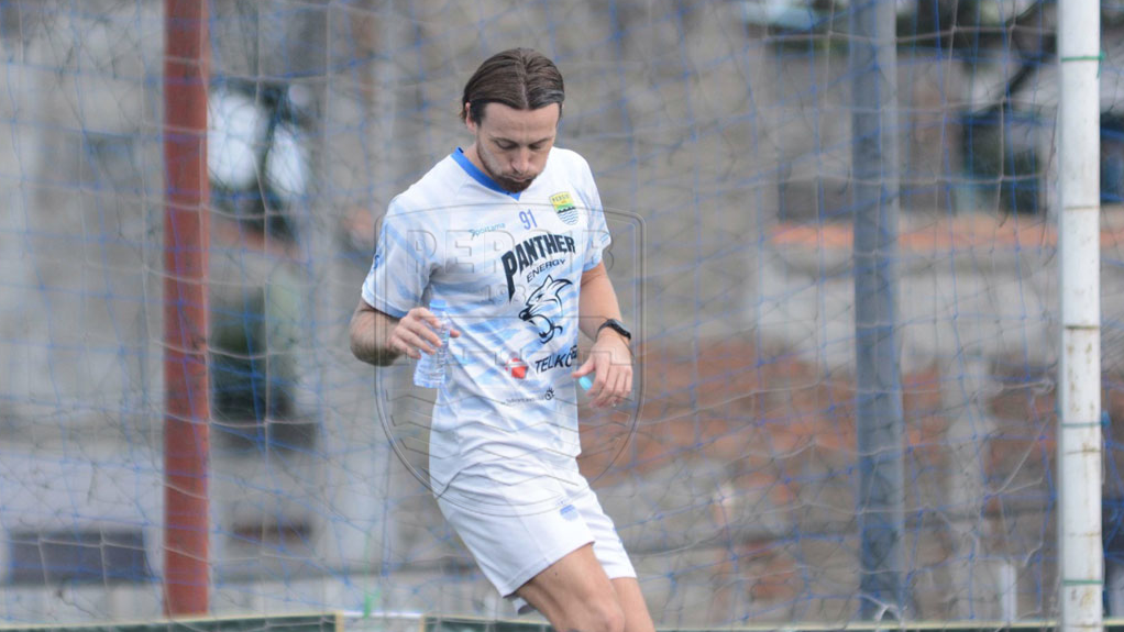 Persib Tanpa Marc Klok Dan Beckham Putra Begini Respons Penyerang Bhayangkara Fc Topskor Id<script async src=