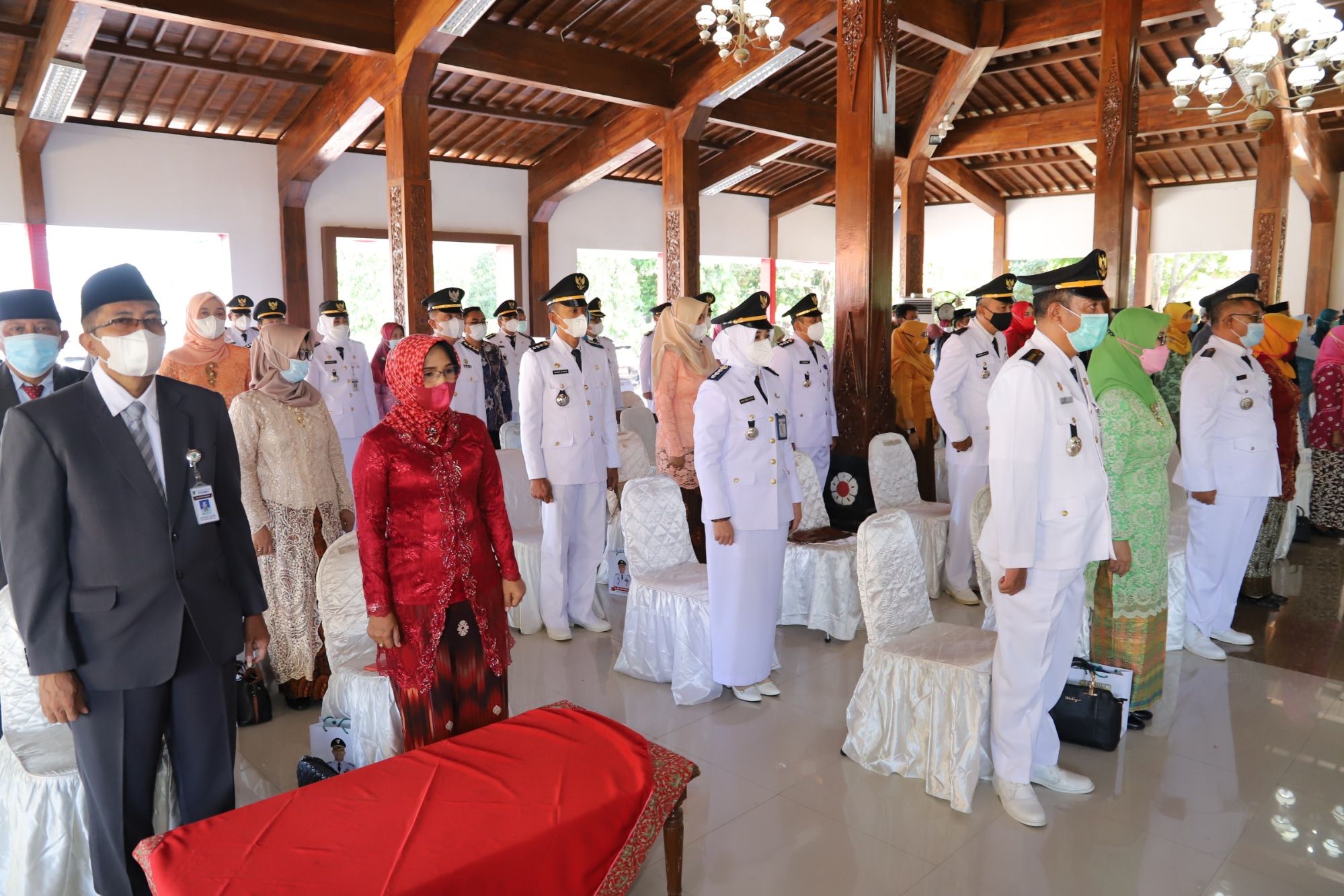 Bupati Kebumen Arif Sugiyanto melantik 30 orang Pejabat Administrator dilingkup pemerintahan daerah.