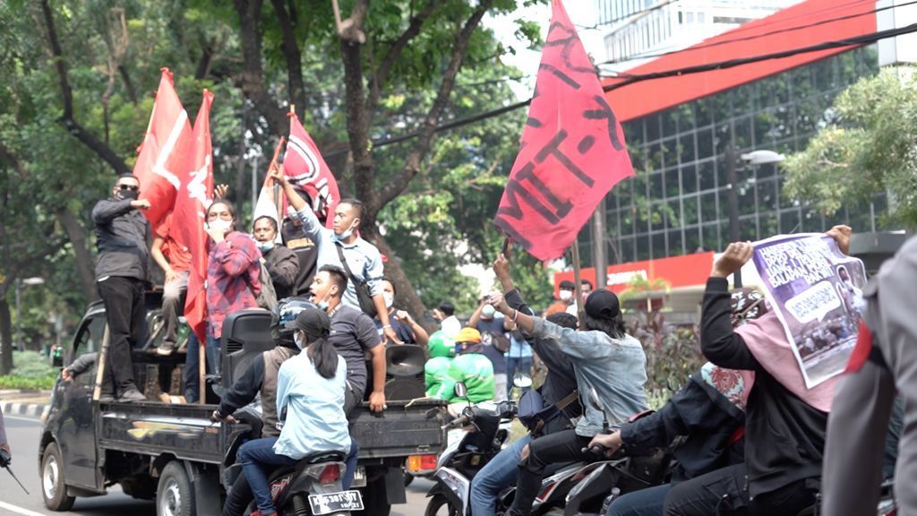 Aksi massa Aliansi Selamatkan Jakarta turun ke jalan Jumat 3 September 2021.