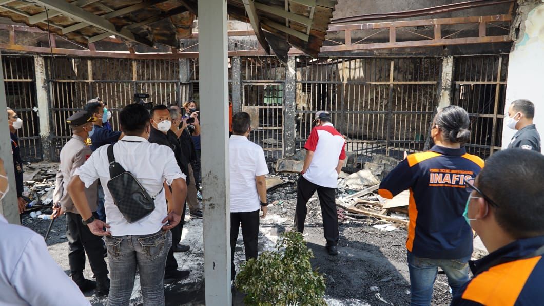 Menteri Hukum dan HAM Yasonna Laoly mendatangi lokasi kebakaran hebat yang menewaskan 41 orang warga binaan Lapas Kelas I Kota Tangerang, Banten Rabu 8 September 2021