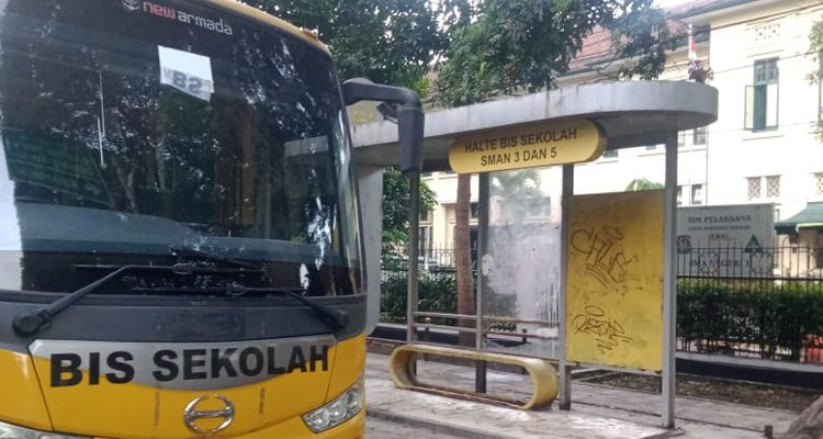 Bus sekolah Kota Bandung di hari pertama pembelajaran tatap muka (PTM) terbatas, Rabu 8 September 2021