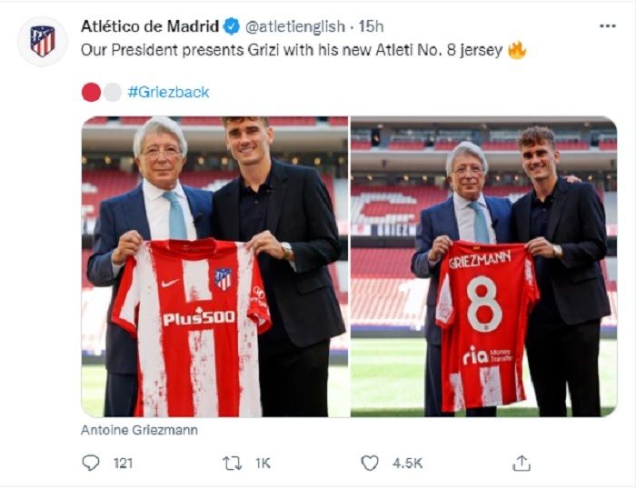 Presiden klub Atletico, Enrique Cerezo menyerahkan jersey No.8 kepada striker Antoine Griezmann saat momen perkenalan pada Rabu sore. 