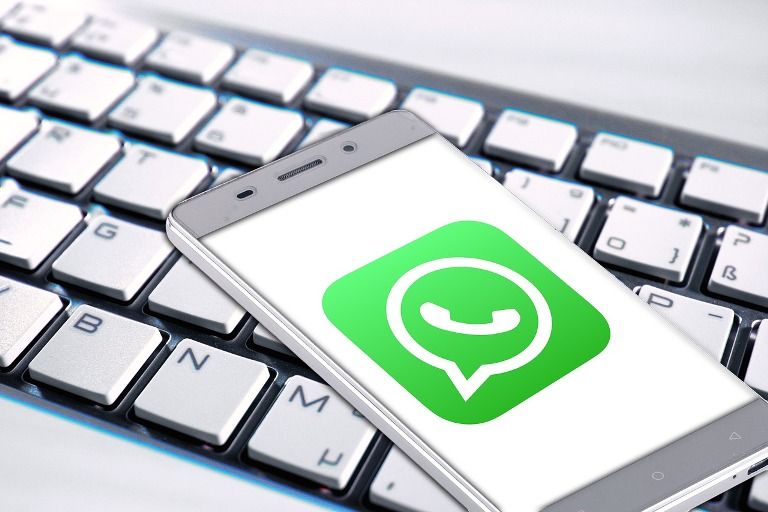Dirjen Aptika Kominfo Semuel Abrijani Pangerapan menyayangkan soal banyaknya stiker Whatsapp yang mengandung unsur pornografi. Hal itu melanggar UU ITE.