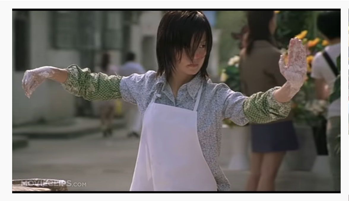 Potongan Layar YouTube Aksi Zhao Wei Dalam Film Sholin Soccer 2001