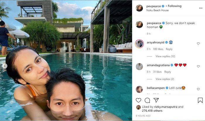 Pevita Pearce bagikan momen renang bersama dengan Arsyah Rasyid di instagramnya/