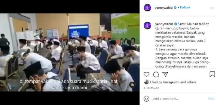 Unggahan Yenny Wahid putri Gus Dur, mengingatkan agar jangan mudah melabeli orang dengan radikal hanya karena santri penghafal Al-Qur'an menutup telinga tak ingin mendengar suara musik seperti unggahan Instagram Diaz Hendropriyono.