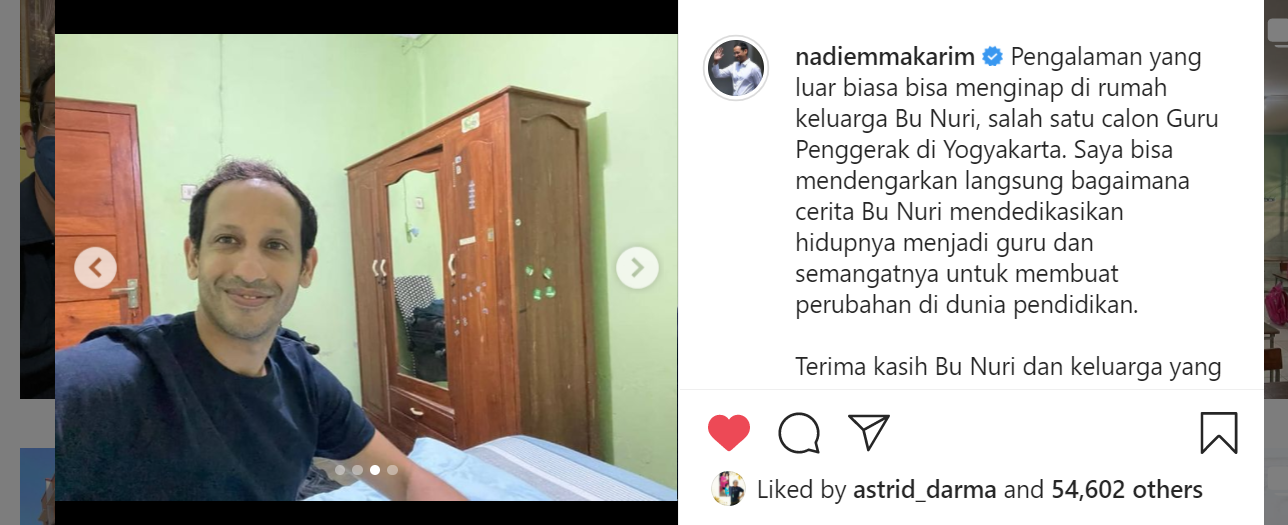 Menteri Pendidikan, Kebudayaan, Riset, dan Teknologi Nadiem Anwar Makarim sedang berada di kamar di rumah Ibu Nuri, guru di Yogyakarta./