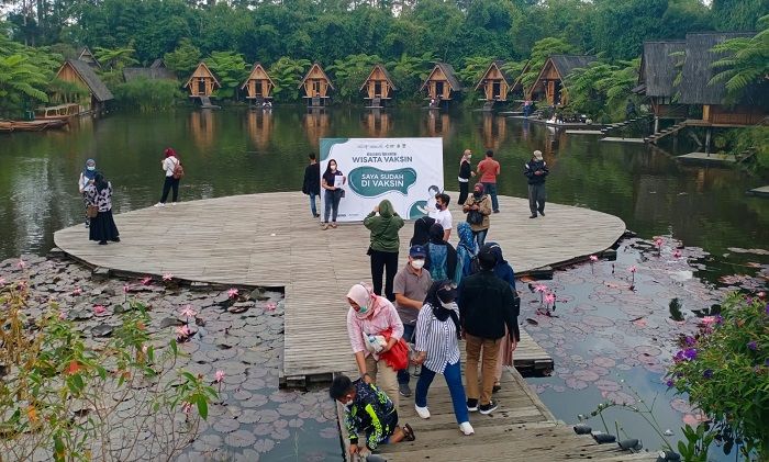 Wisata Vaksin di Dusun Bambu Kabupaten Bandung Barat: Lebih Fun, Rileks dan Bisa  Berswafoto