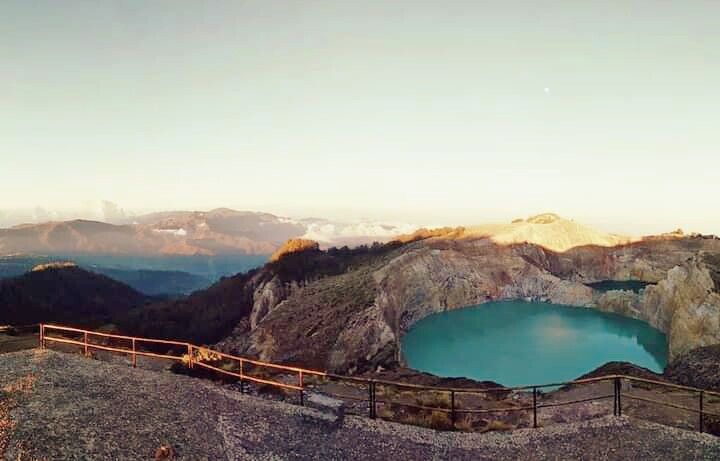 Danau Kelimutu di Kabupaten Ende. 