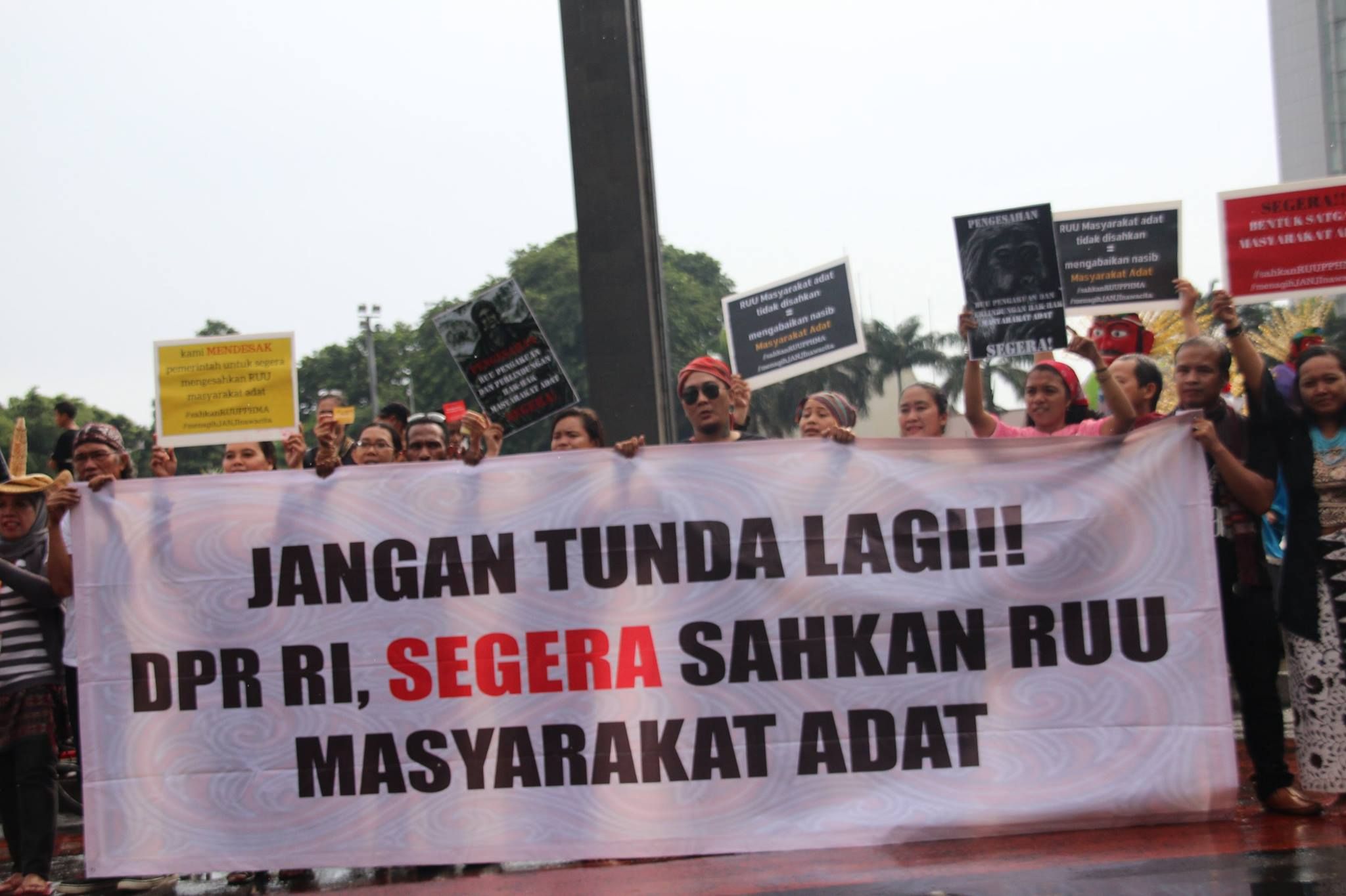 Aliansi Masyarakat Adat Nusantara di bundaran HI, Jakarta. / AMAN