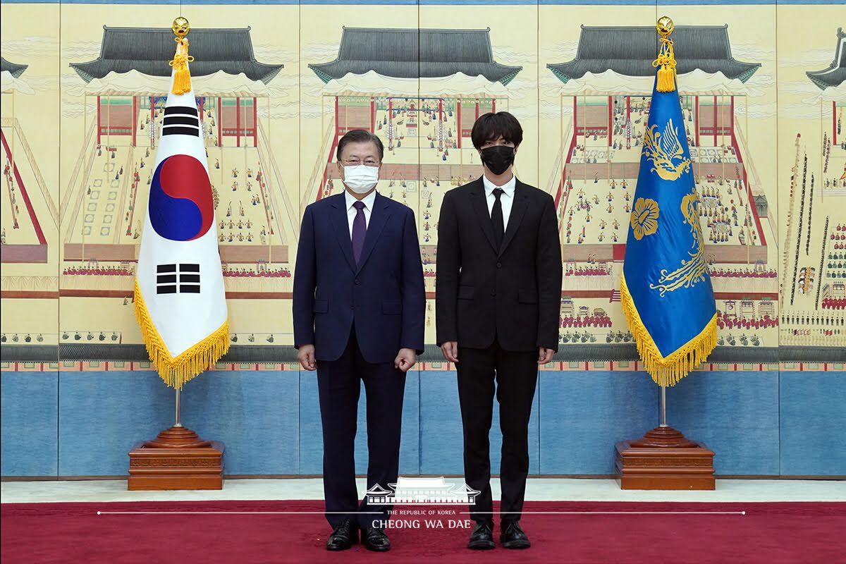 Jin & President Moon
