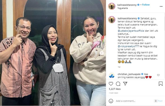 Kalina Ockataranny mengucapkan terimakasih atas wejangan yang diberikan Ustaz Wijayanto saat ia berkunjung ke Yogyakarta.*