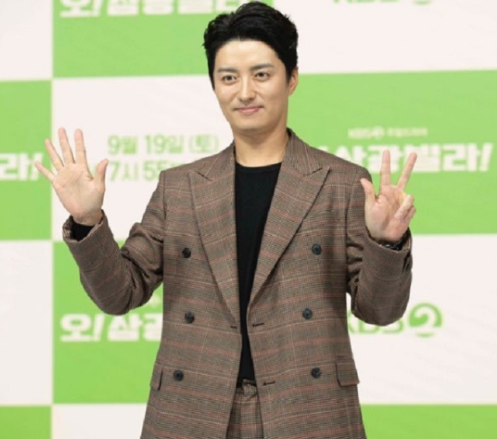 Di Gyo Jin berperan sebagai Jang Yeong Guk