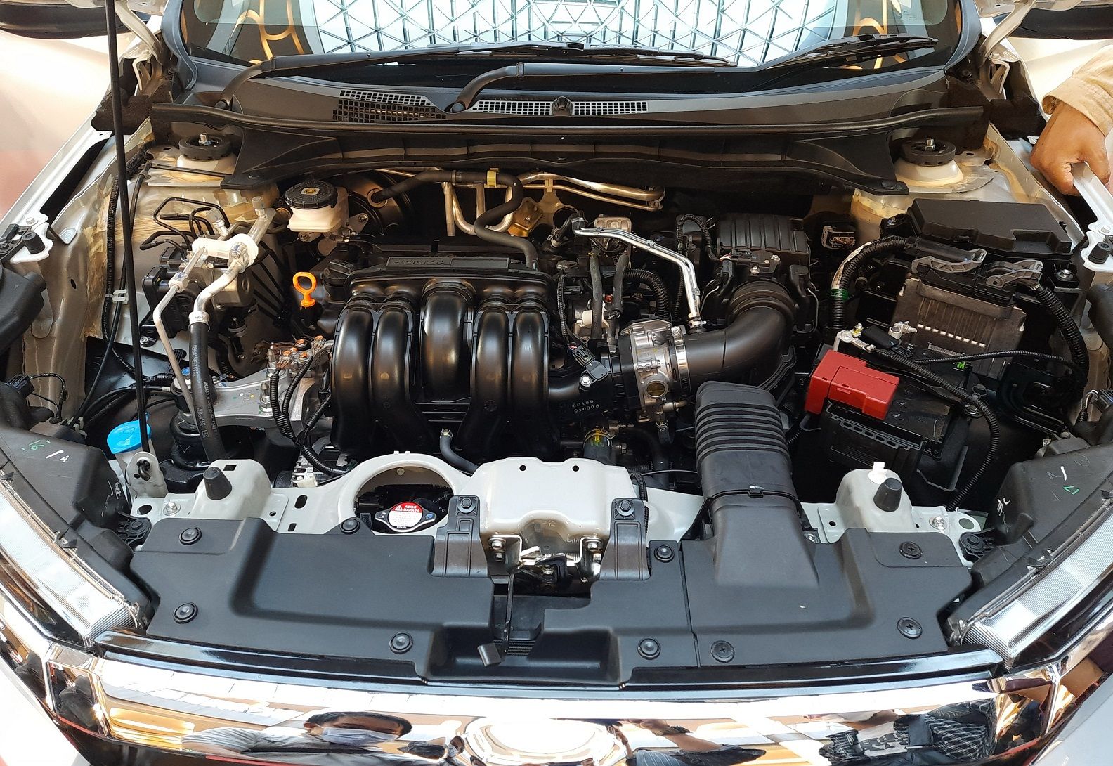 All New Honda BR-V dibekali mesin 1.5L DOHC i-VTEC yang telah diperbaharui untuk menghasilkan tenaga maksimum 121 PS pada 6.600 rpm dan torsi maksimum 145 N.m pada 4.300 rpm.  