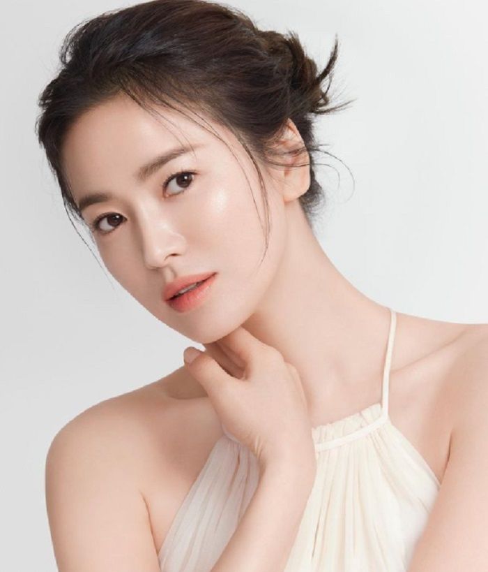 Song Hye Kyo tetap menawan jelang usia 40 pada 22 November 2021