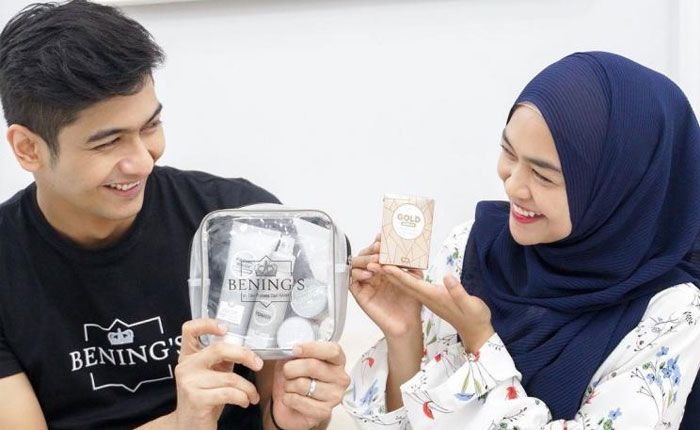 Teuku Ryan dan Ria Ricis menjadi brand ambassador  produk kecantikan Bening's milik dr. Oky Pratama