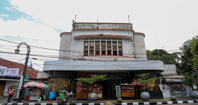 Bioskop Dian, juga menjadi bioskop yang tua di Kota Bandung