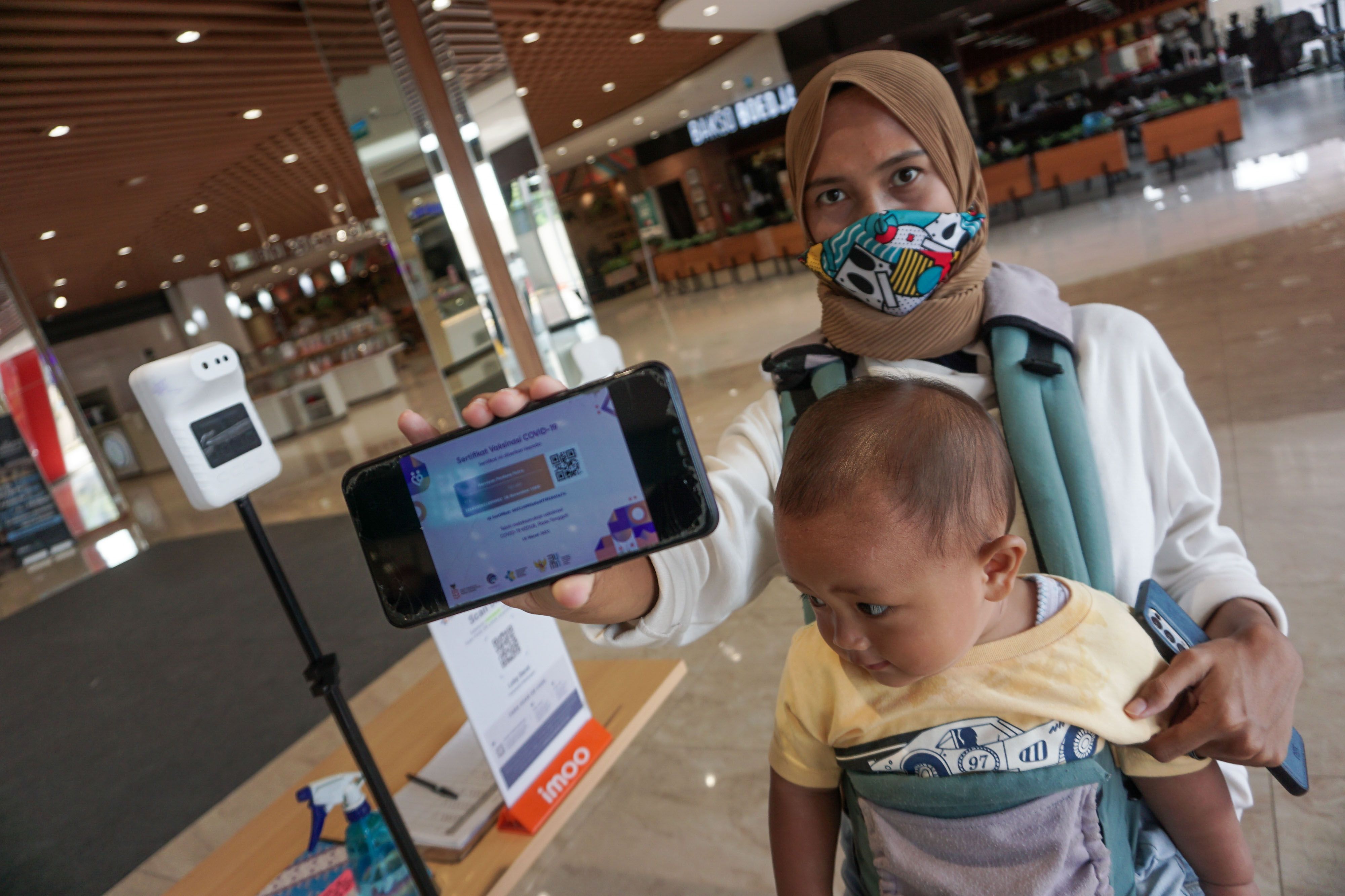 Vaskin booster wajib dilakukan untuk penumpang kereta api mudik Lebaran 2023. Cek lokasi vaksin booster gratis di sinj