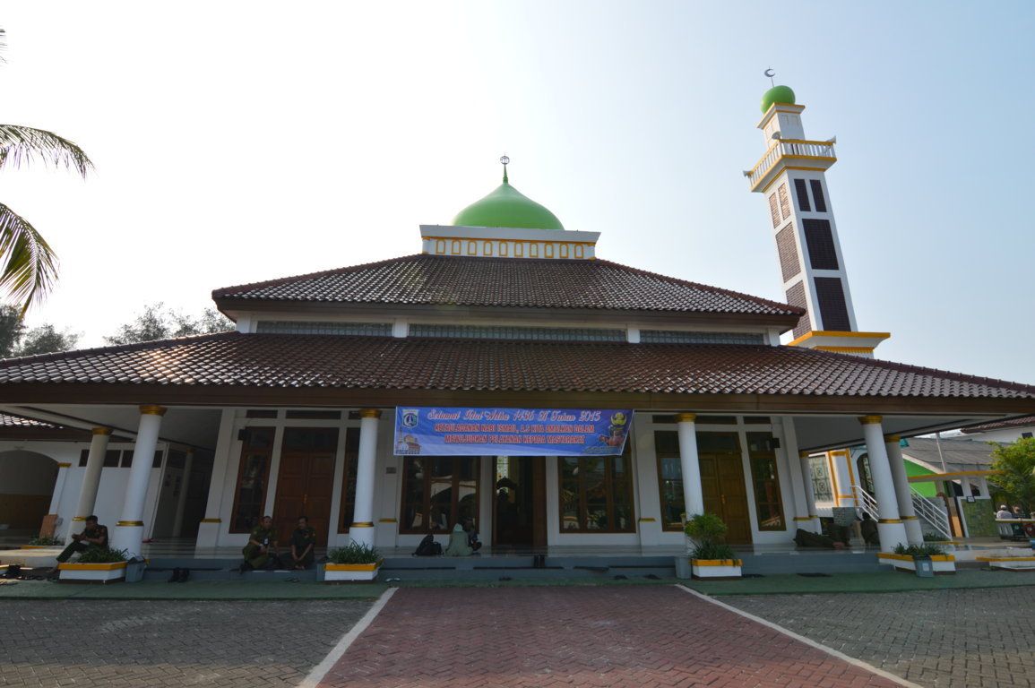 Masjid Al Makmuriyah Pulau Pramuka Kepulauan Seribu