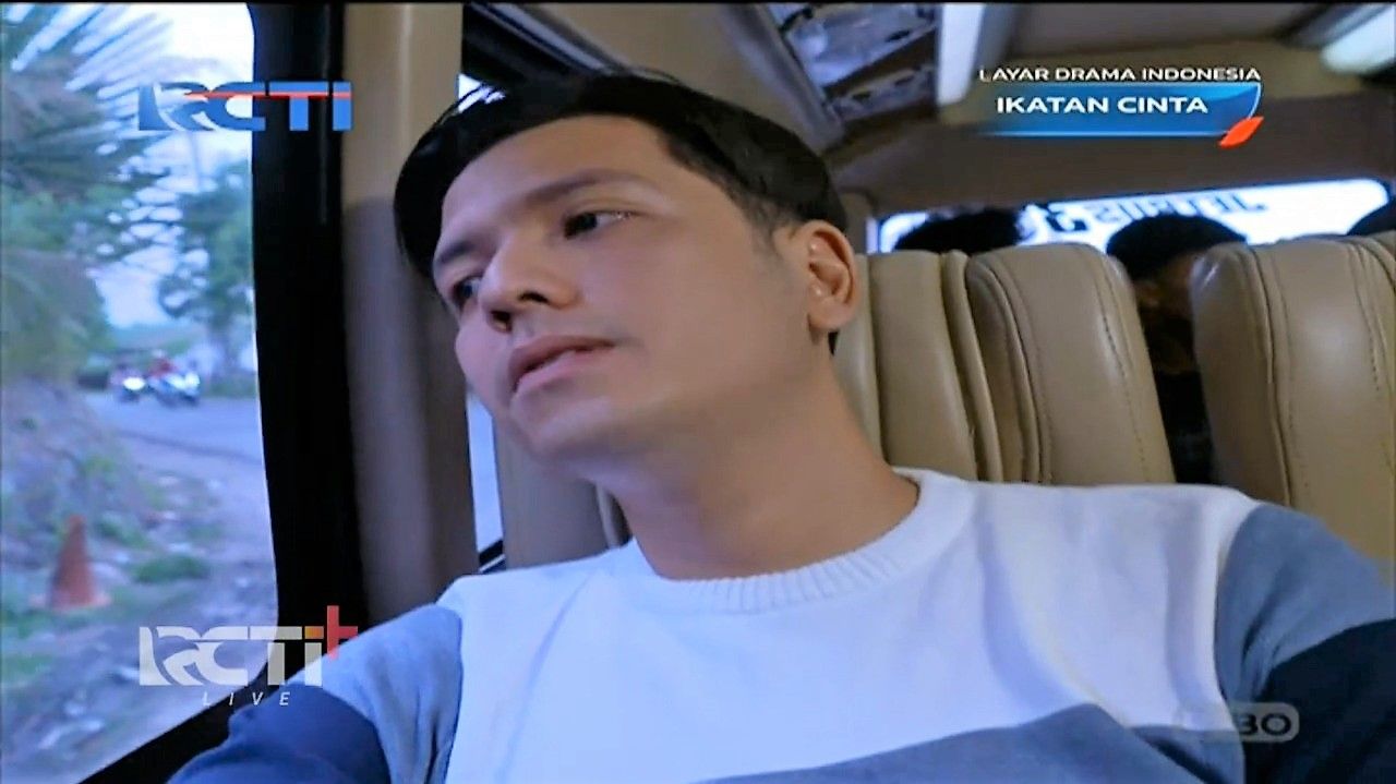 Keluar dari penjara Ricky langsung pergi temui Elsa di Bandung dengan Rafael naik angkutan umum /