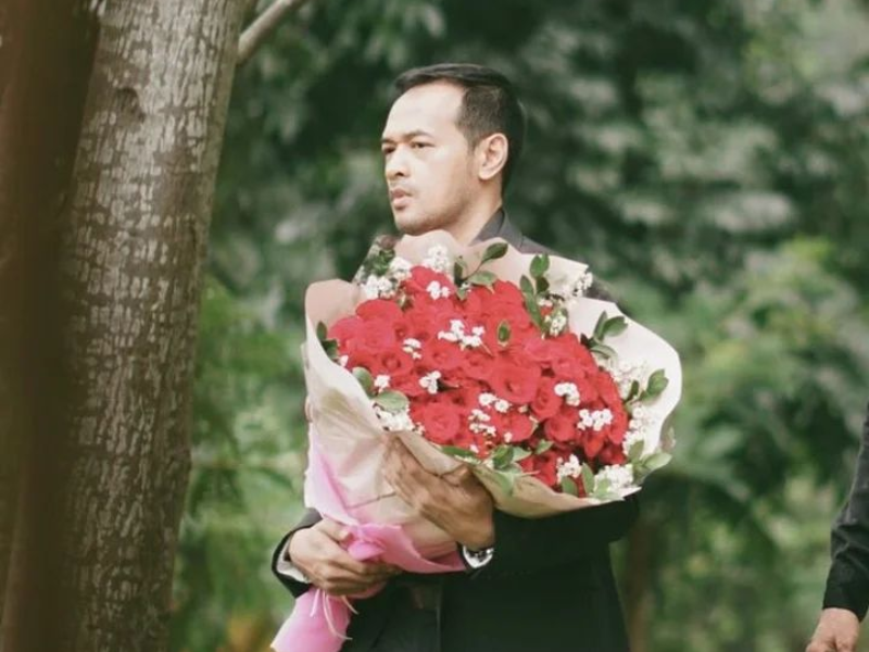 Inilah sisi lain Oka Antara, aktor asal Bali pemeran Irvan, ayah Jessica, di sinetron Ikatan Cinta di RCTI.