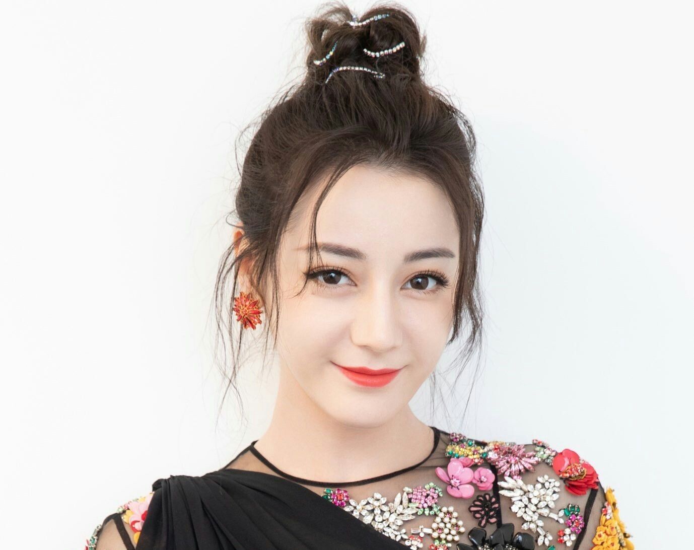 Sosok Dilraba Dilmurat, Wanita Tercantik Asia Keturunan Uighur yang Dilamar...