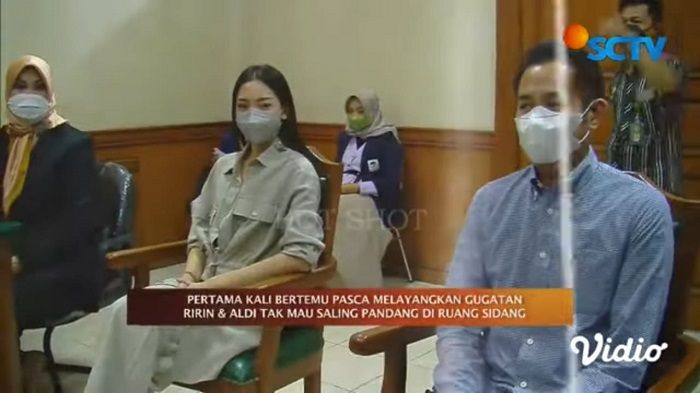 Ririn Dwi Ariyanti dan Aldi Bragi saat sidang cerai di Pengadilan Agama Jakarta Selatan, 30 September 2021