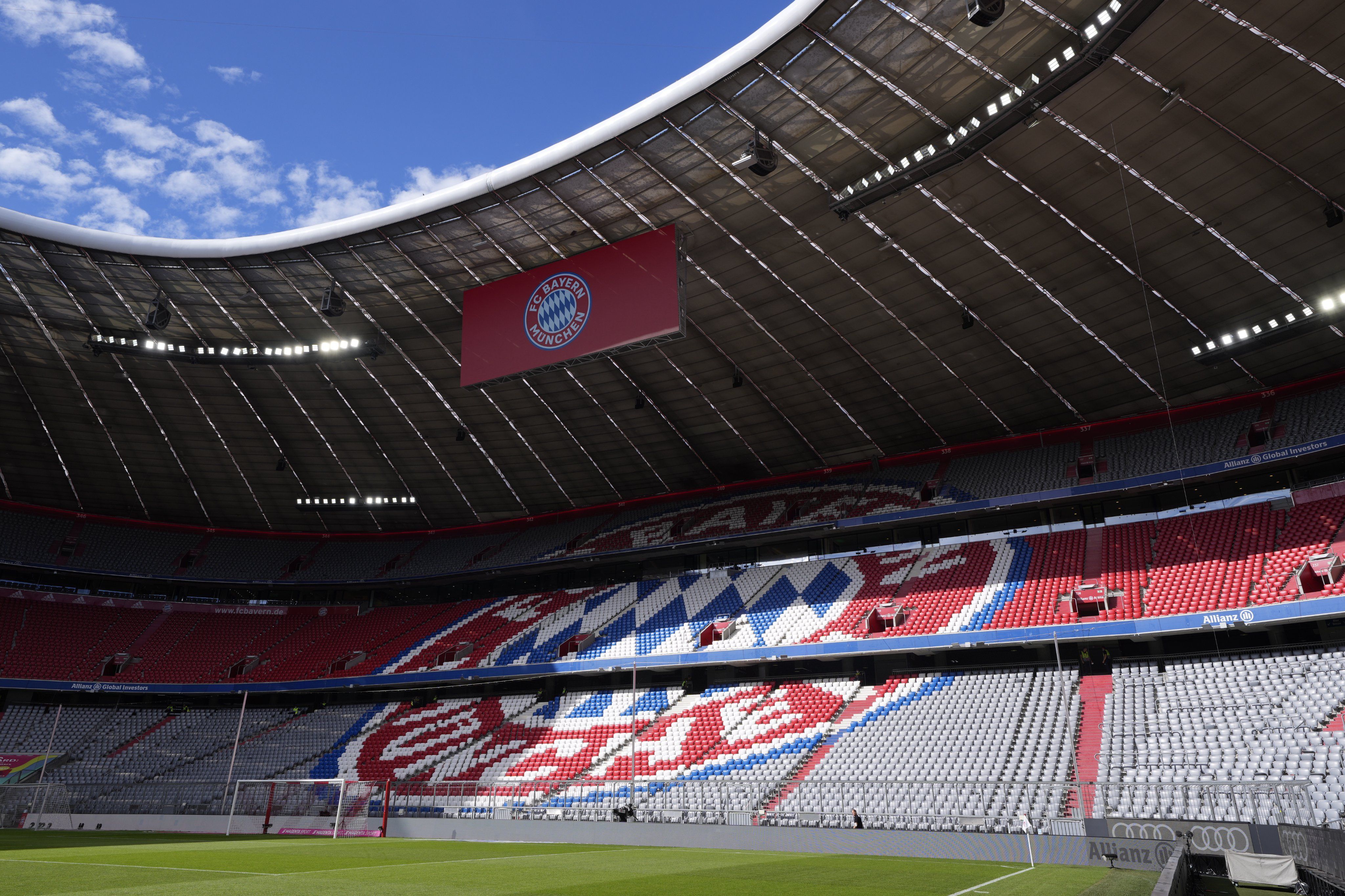 Allianz Arena markas dari Bayern Munchen.