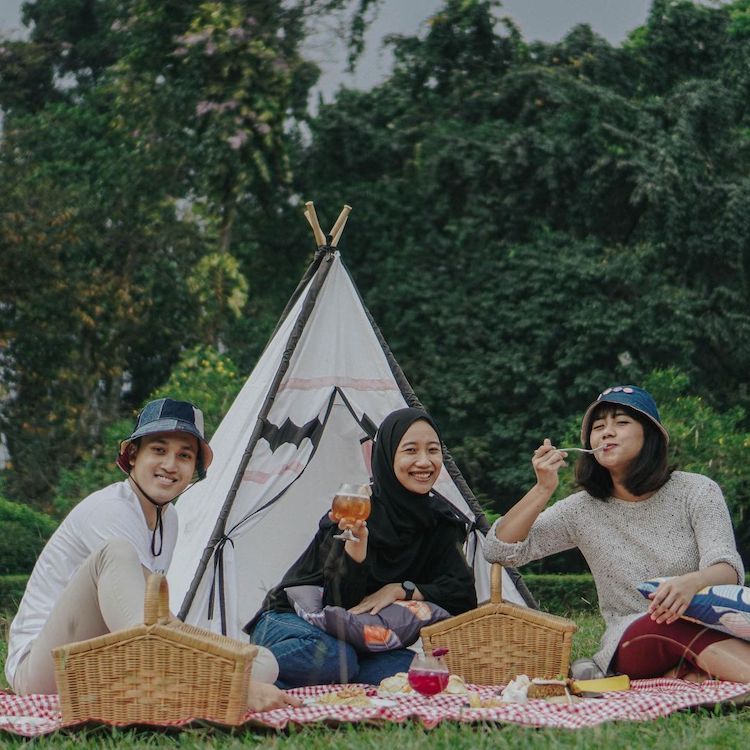 Sensasi Piknik di Kebun Raya Bogor Sekarang Lebih Menyenangkan Lho!