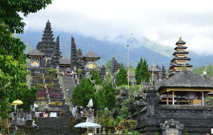 5 Rekomendasi Tempat Wisata Terbaik di Karangasem Bali Paling Hits dan Instagramable! 