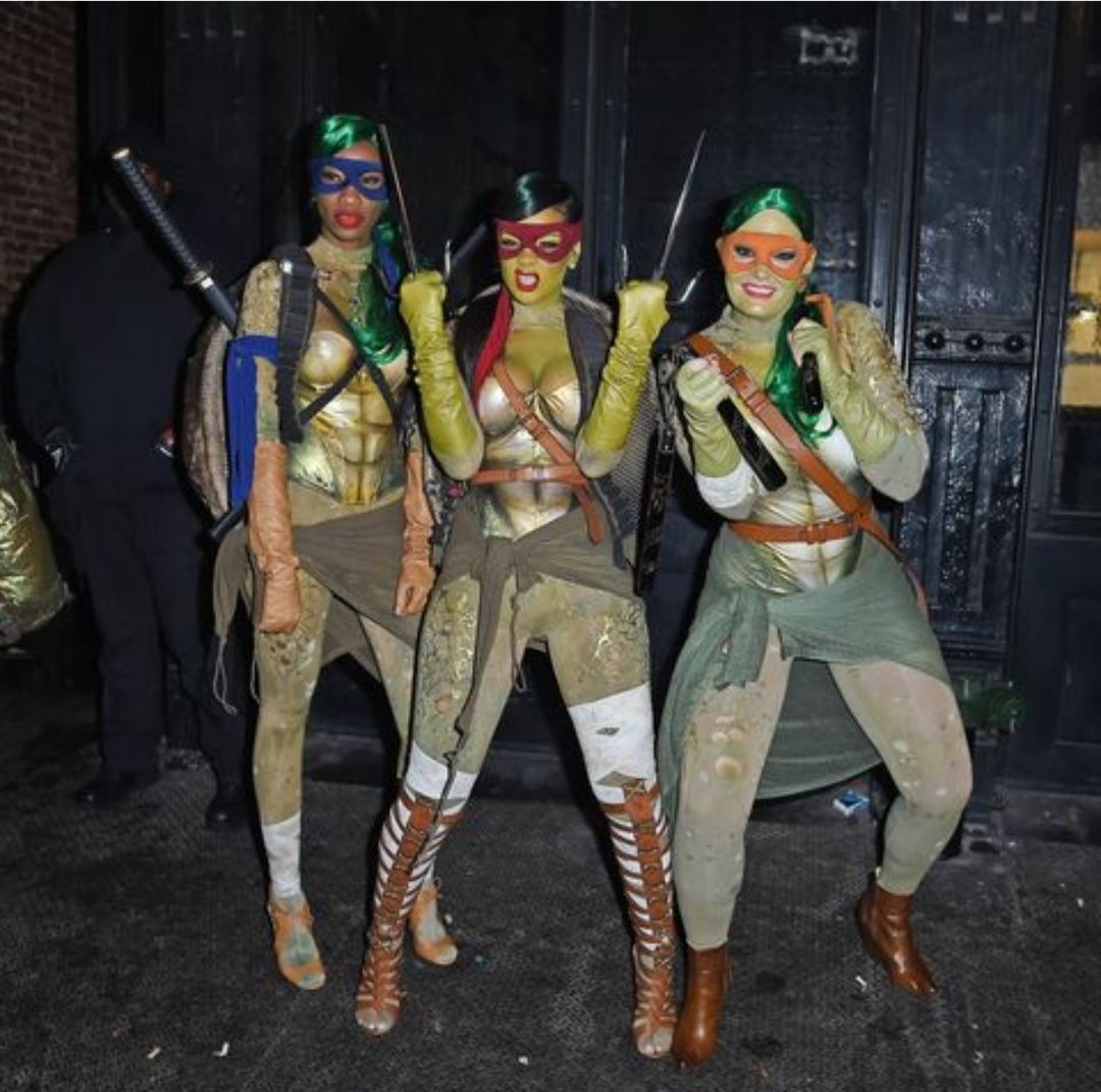 Rihanna & Friends sebagai Teenage Mutant Ninja Turtles