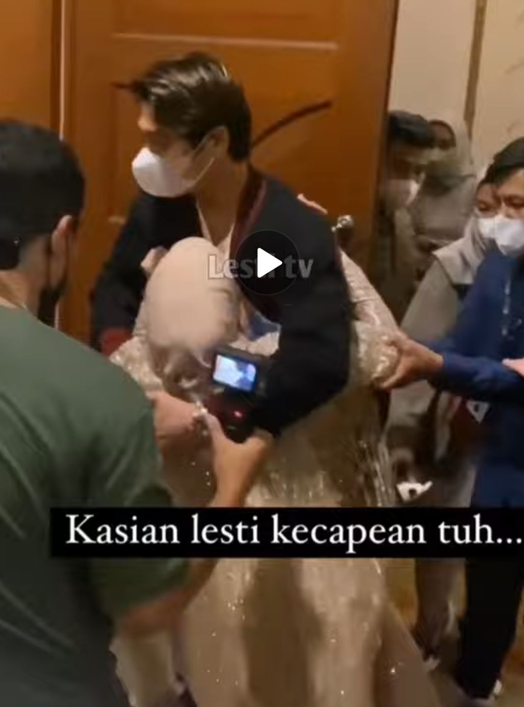 Lesti Kejora pingsan saat manggung/tangkapan layar YouTube Lesti Tv