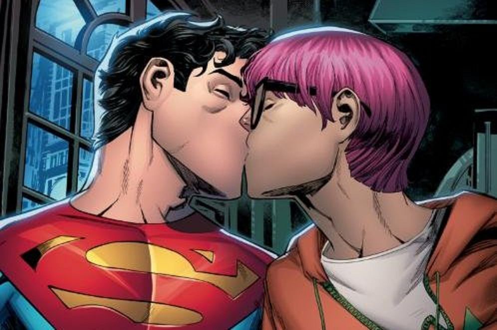 Jon Kent Putra Superman Digambarkan sebagai Pria  Biseksual 