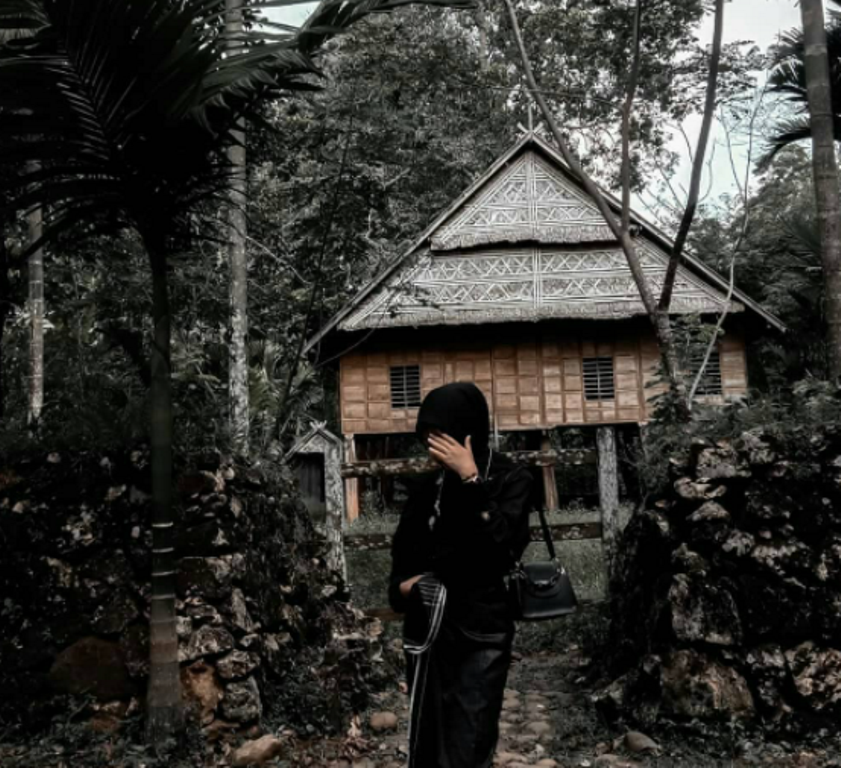 Rumah khas komunitas adat Ammatoa Kajang