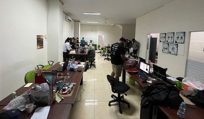 Polda Jabar Gerebek Pinjol Ilegal Di Yogyakarta Puluhan Aplikasi Bikin Korbannya Depresi Galamedia News<script async src=