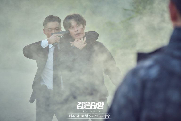 Sinopsis Drama 'The Veil' Episode 9: Rahasia Insiden Satu Tahun Lalu Terungkap! Han Ji Hyuk Menyandra Baek Mo Sa//