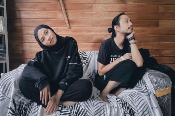 Chord Dan Lirik Lagu Runtuh Dari Feby Putri Feat Fiersa Besari, Kita ...