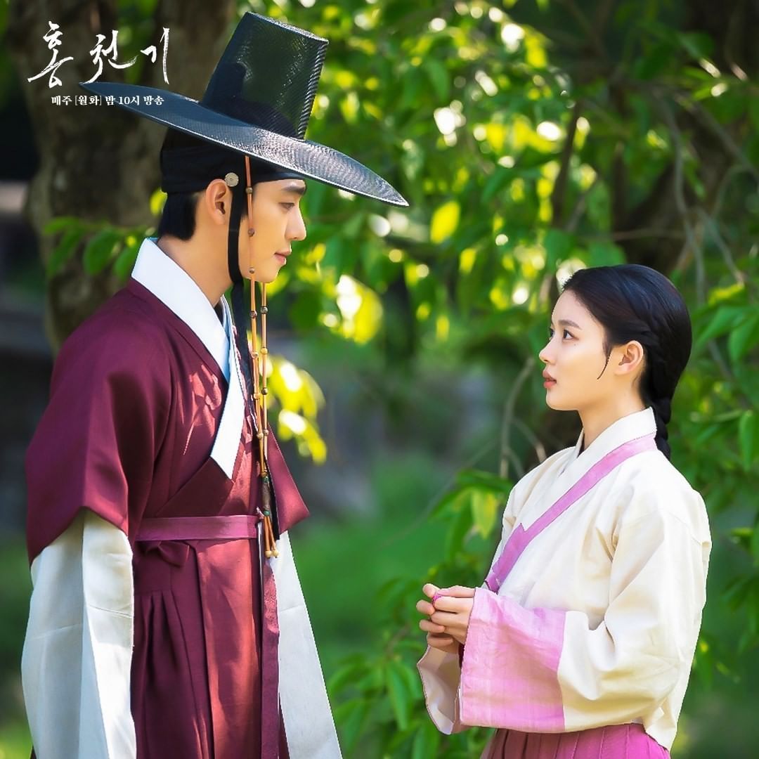 Pemeran utama Drakor Lovers of the Red Sky: Ha Ram (Kiri), Hong Chun Gi (Kanan) 