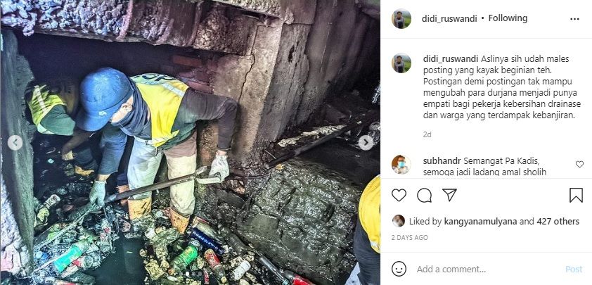 Unggahan Kadis PU Bandung soal sampah di selokan