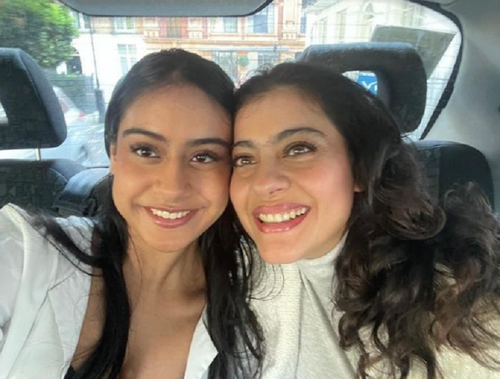 Kajol Berbagi Foto Selfie Dengan Nysa Devgan Penggemar Menyebut Mereka Ibu Dan Anak Yang Cantik Warta Lombok