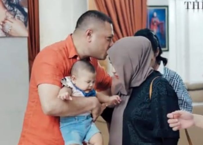 Momen pertemuan Raul Lemos dan Aurel Hermansyah.