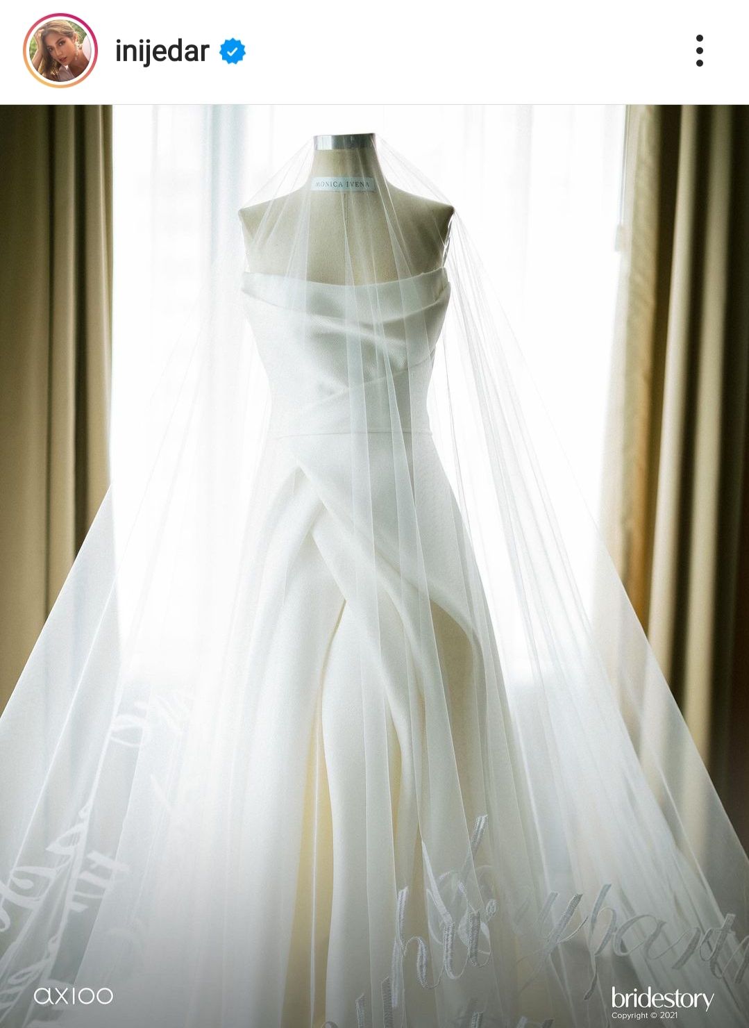 Gaun yang dikenakan Jessica Iskandar untuk pernikahannya, whimsical serta elegan.