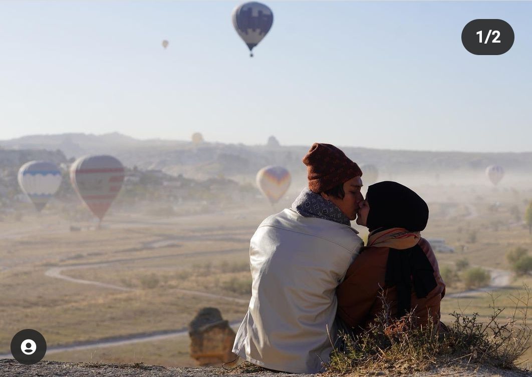 Rizky Billar dan Lesti Kejora Pamer Ciuman Mesra Saat Liburan Babymoon di Turki