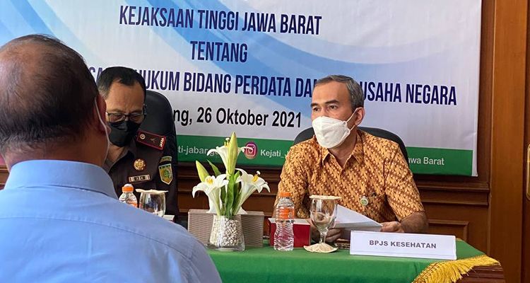 Penandatangan kesepakatan bersama BPJS Kesehatan Kedeputian Wilayah Jawa Barat dengan Kejaksaan Tinggi Provinsi Jawa Barat di Kantor Kejati Jabar, Jalan Naripan Bandung, pada Selasa (26/10/2021).