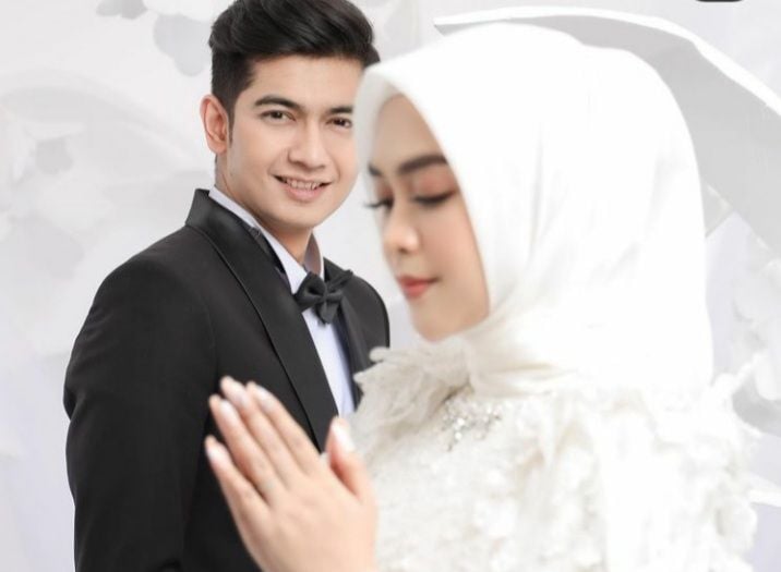 Jelang Pernikahannya, Ria Ricis Unggah Foto Prewedding bersama Calon Suaminya