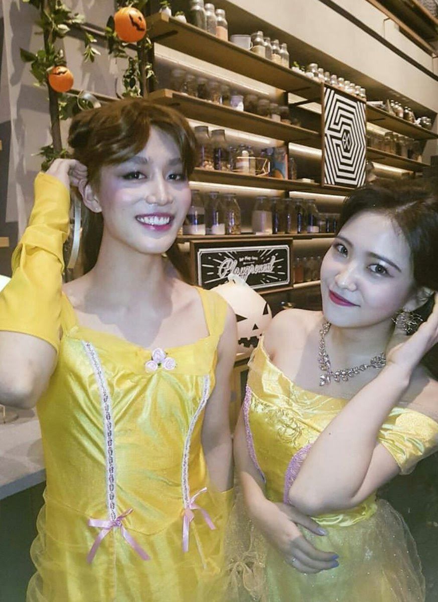 Yeri dan Taeil menjadi kembaran kostum